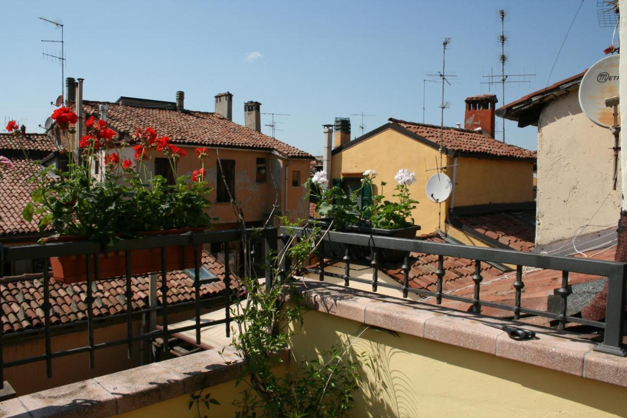 Alloggio Incantevole Sui Tetti Di Bologna Buitenkant foto